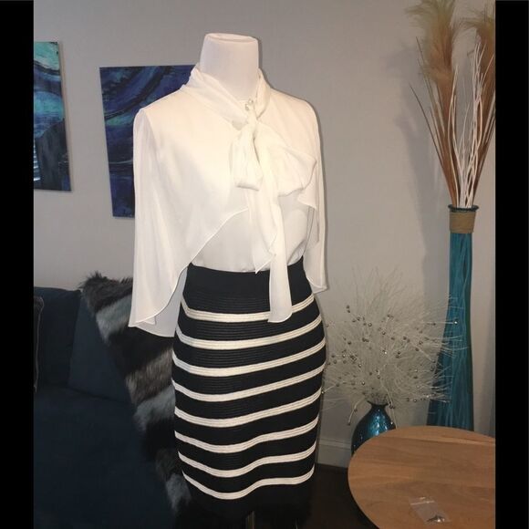 Givenchy Short Cape Sleeve Silk Georgette Blouse - Picture 4 of 8